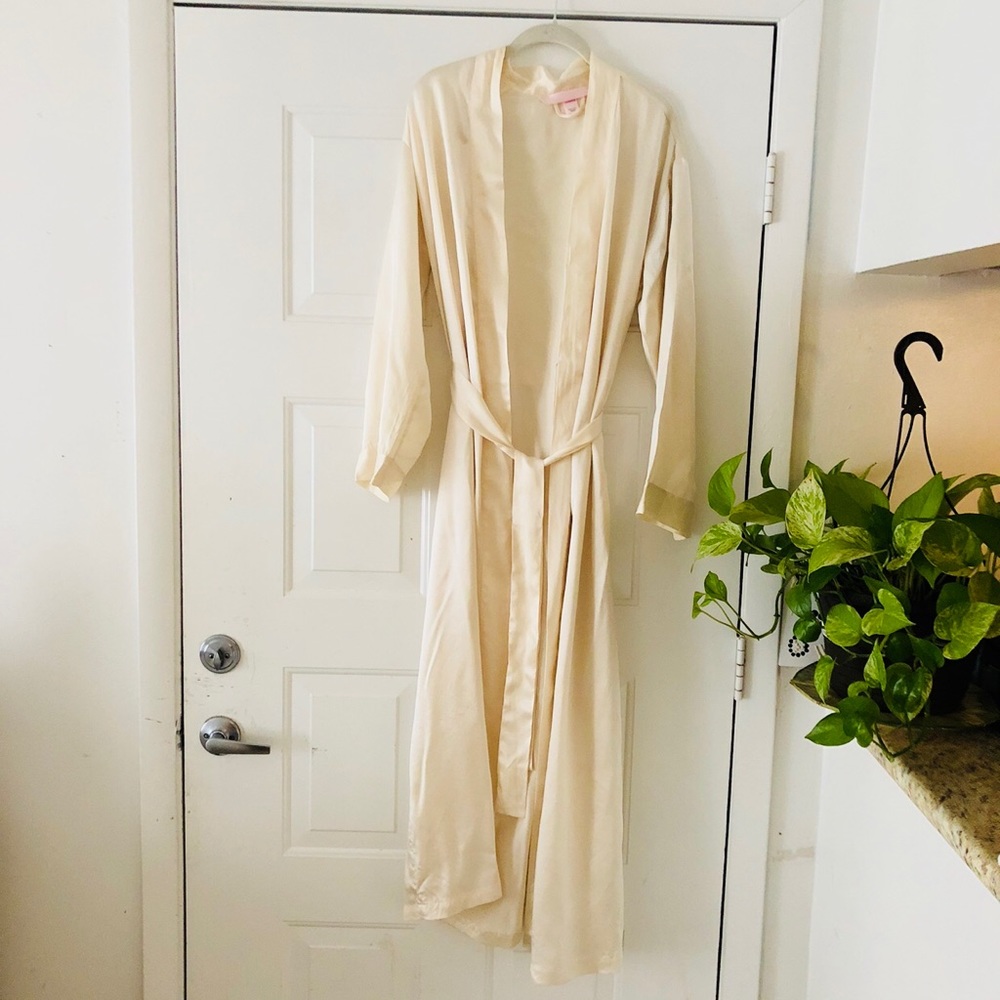 VICTORIA’S SECRET LONG LINE KIMONO ROBE SIZE XS